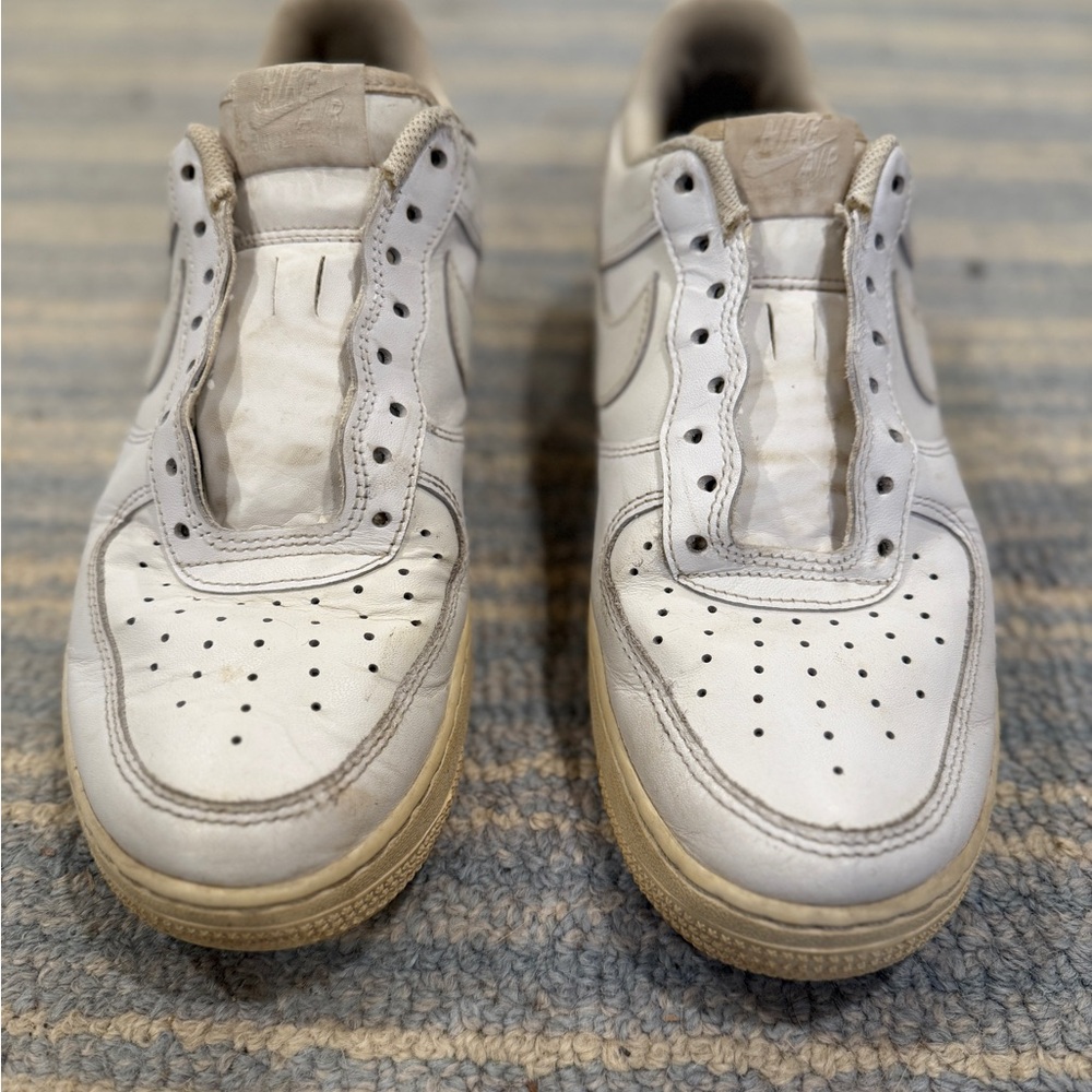 Nike Air Force 1 07' Shoes Size 9 Triple White Sneakers